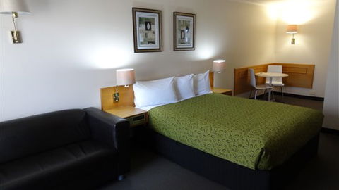 Hermitage Motor Inn - Tourism TAS 1