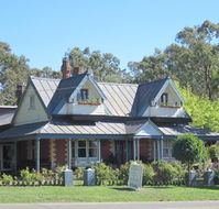 Magnolia Mansfield - Hobart Tourism