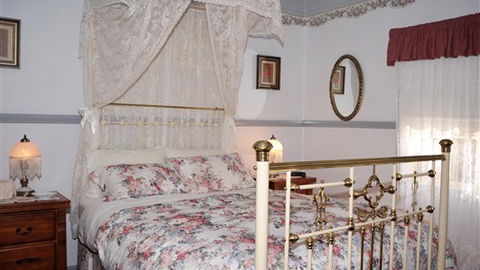 Cuddledoon Cottages B&B - Hobart Tourism 0