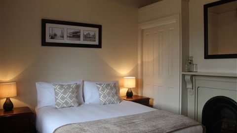 Seymours On Lydiard - Hobart Tourism 4