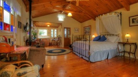Braeside Garden Cottages - Hobart Tourism 0