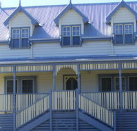 Belfast Cottages - Hobart Tourism