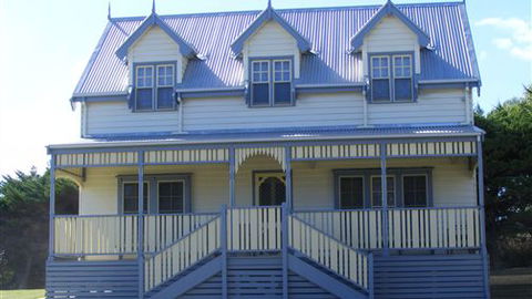 Belfast Cottages - Hobart Tourism 0