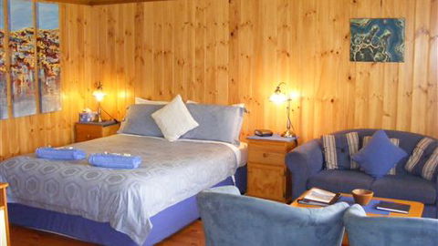 Belfast Cottages - Hobart Tourism 3