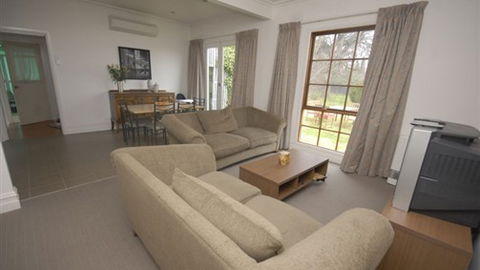 Bowden Cottage - Hobart Tourism 0