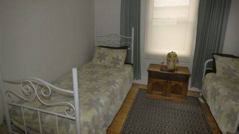 Bowden Cottage - Hobart Tourism 3