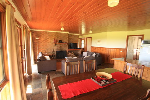 Apollo Bay Cottages - Tourism TAS 4