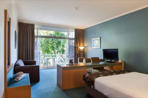 Absolute Beachfront Opal Cove Resort - Tourism TAS 6