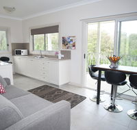 Highfields Country Cottages - Hobart Tourism