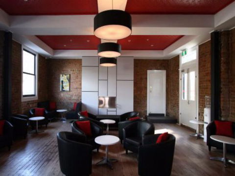 Cow And Calf Hotel - Hobart Tourism 2