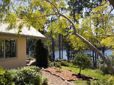 Hobbs Point Cottage - Hobart Tourism 0