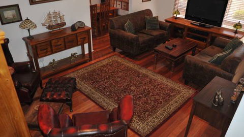 The Pommy Tree Bed And Breakfast - Hobart Tourism 0