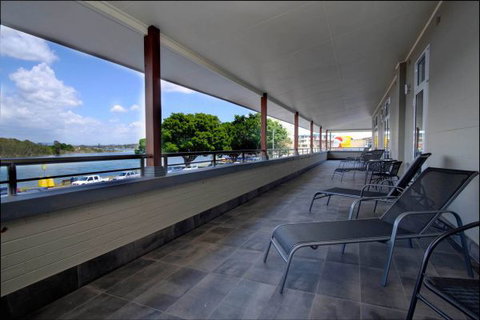 Lakes And Ocean Hotel - Tourism TAS 6