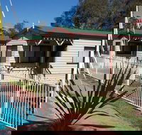 Parkes Country Cabins