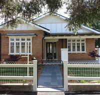 Roseneath Cottage - Orange Heritage - Hobart Tourism