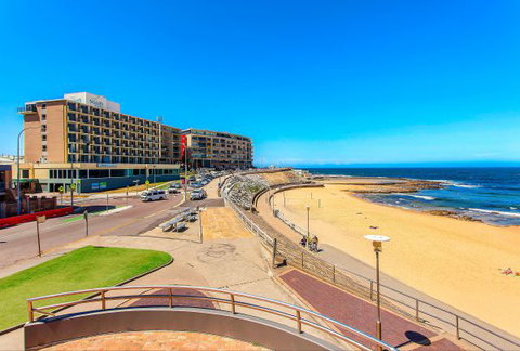 Quality Hotel NOAHS On The Beach - Tourism TAS 5