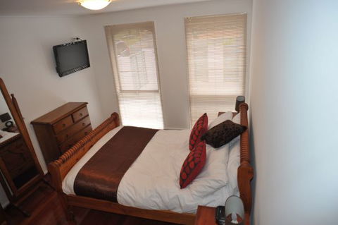 The Pommy Tree Bed And Breakfast - Hobart Tourism 2