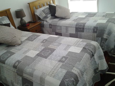 The Pommy Tree Bed And Breakfast - Hobart Tourism 3