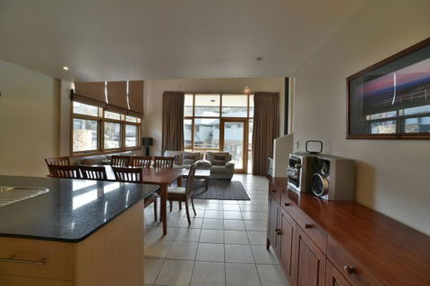 Tomarlin Views 1 - Tourism TAS 2