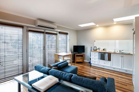Bella Loft - Hobart Tourism 0