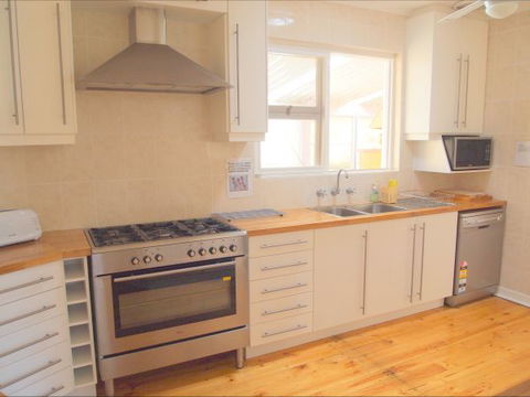 Christies Cottage For Holidays And Relocations. - Hobart Tourism 4