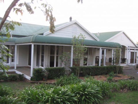Villa Siena - Hobart Tourism 5