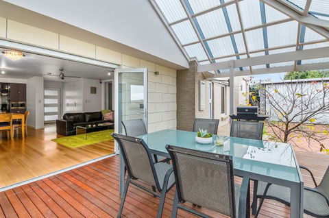 Limestone Coast Apartments - Hobart Tourism 0