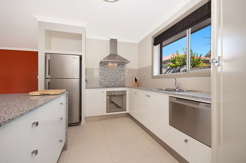 Limestone Coast Apartments - Hobart Tourism 4