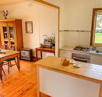 Pelican Cottage - Hobart Tourism
