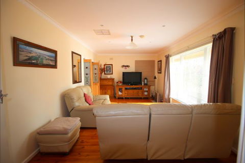 Christies Cottage For Holidays And Relocations. - Hobart Tourism 16