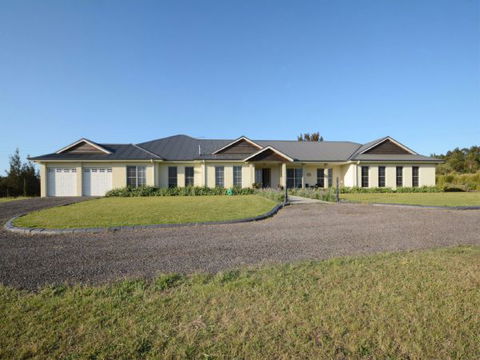 Villa Siena - Hobart Tourism 8