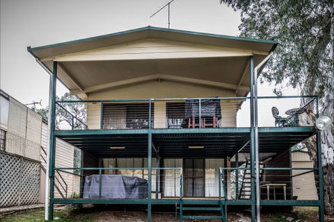 River Shack Rentals - Living The Dream - Tourism TAS 2