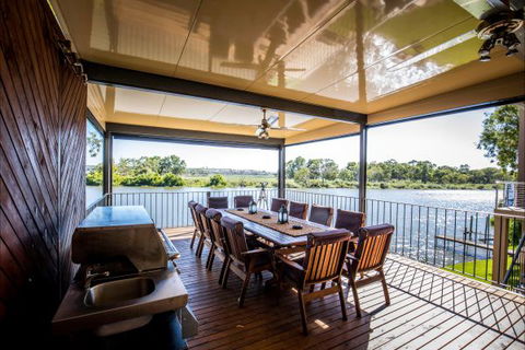 River Shack Rentals - Living The Dream - Tourism TAS 47