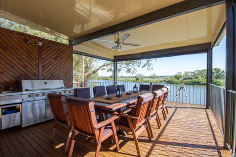 River Shack Rentals - Living The Dream - Tourism TAS 48