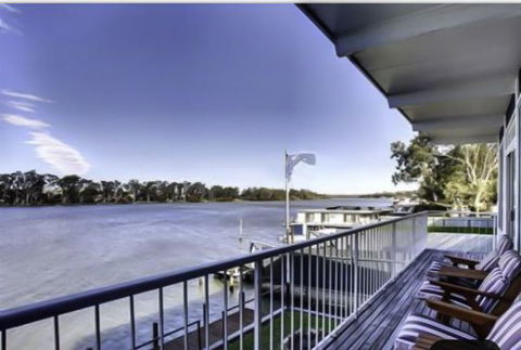 River Shack Rentals - Living The Dream - Tourism TAS 97