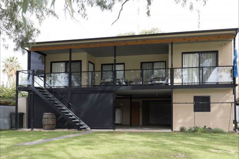 River Shack Rentals - Living The Dream - Tourism TAS 36