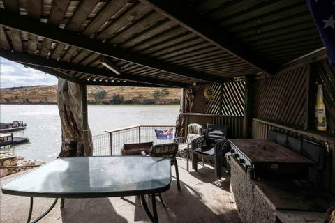 River Shack Rentals - Living The Dream - Tourism TAS 38