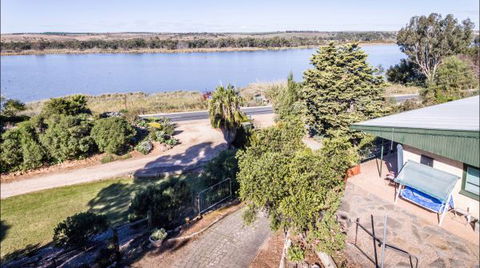 River Shack Rentals - Living The Dream - Tourism TAS 63