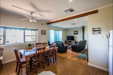 River Shack Rentals - Living The Dream - Tourism TAS 64