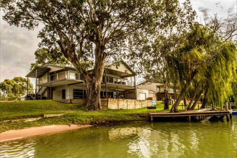 River Shack Rentals - Living The Dream - Tourism TAS 124