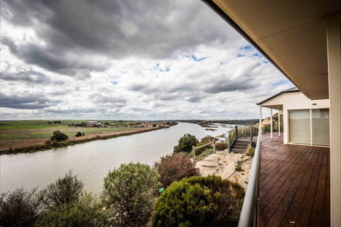 River Shack Rentals - Living The Dream - Tourism TAS 26