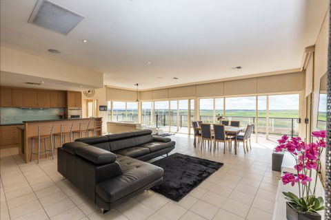 River Shack Rentals - Living The Dream - Tourism TAS 28