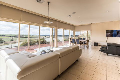 River Shack Rentals - Living The Dream - Tourism TAS 29