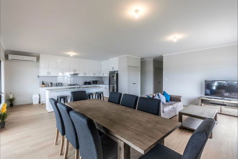 River Shack Rentals - Living The Dream - Tourism TAS 90