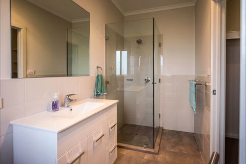 River Shack Rentals - Living The Dream - Tourism TAS 92