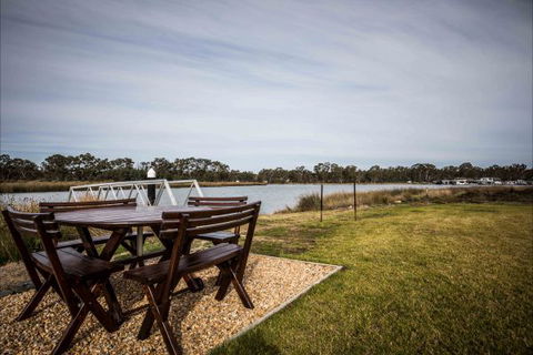 River Shack Rentals - Living The Dream - Tourism TAS 116