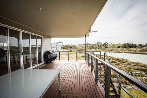 River Shack Rentals - Living The Dream - Tourism TAS 117