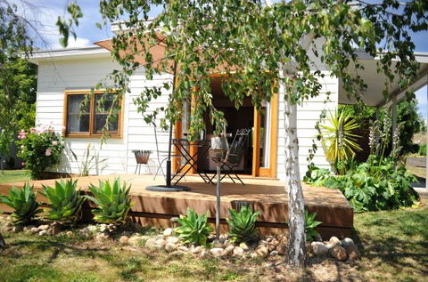 Casolare B&B Vineyard Accommodation - Hobart Tourism 0