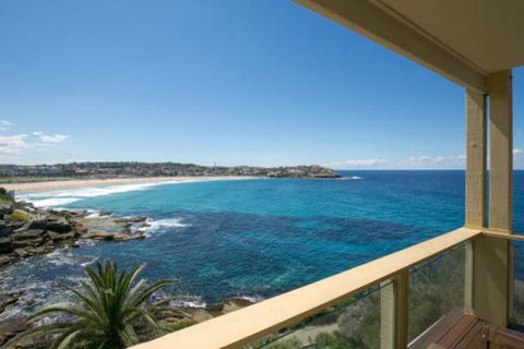 Jacques Avenue - Hobart Tourism 2