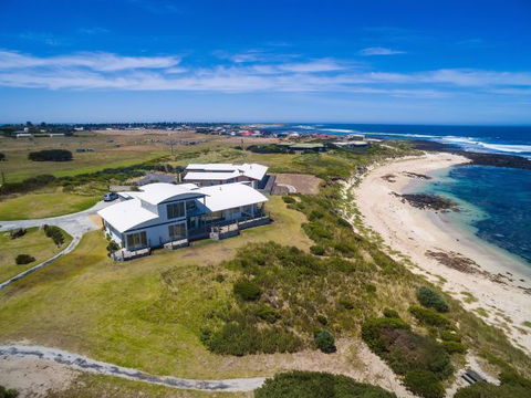 Wytonia Beachfront Accommodation - Cottages For Couples - Hobart Tourism 0